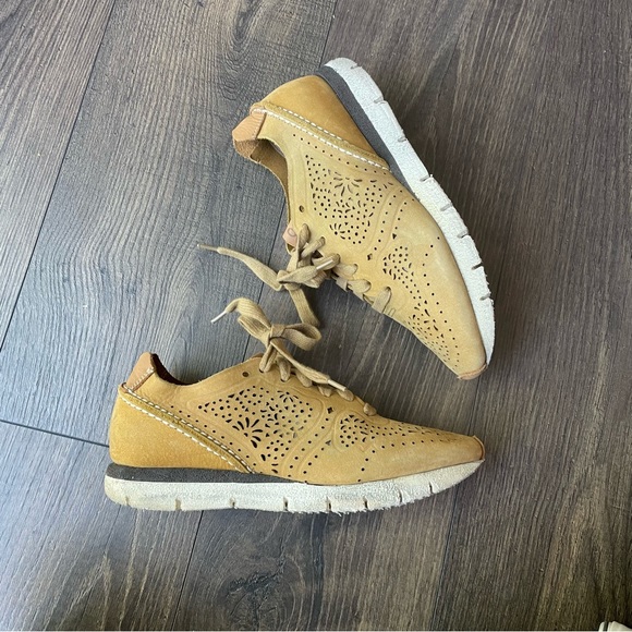 OTBT Khora Nubuck Lace Up Sneaker Tennis Shoe - Picture 3 of 7